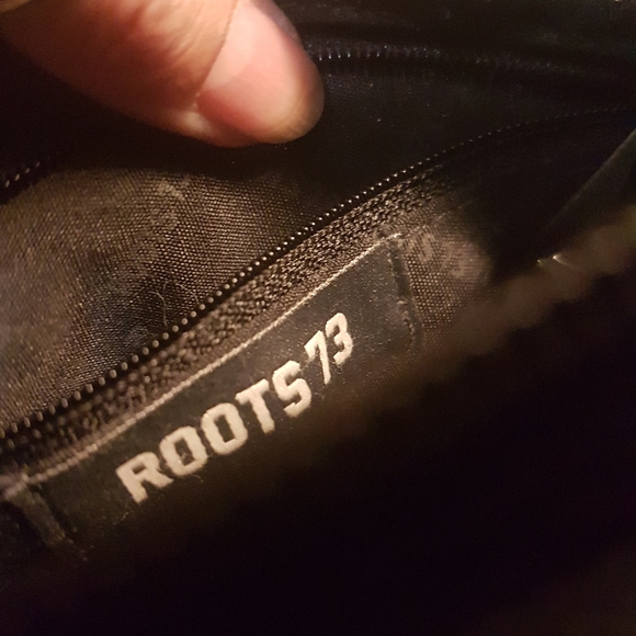 Roots Cross Body Purse - Picture 9 of 17